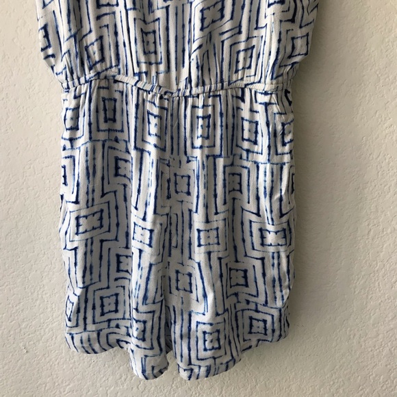 RVCA Lily Romper Blue White Printed NWT Romper L - Picture 6 of 16